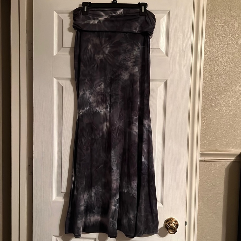 Fashion Nova tied eye Maxi Skirt